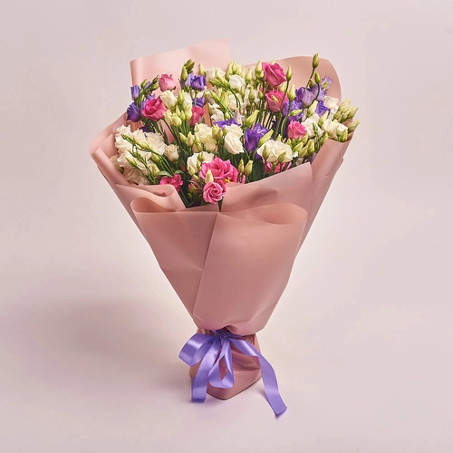 Изображение товара Букет 15 Эустом Микс, упаковка: Пудровая, артикул: 2620