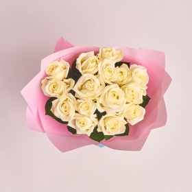 Букет 15 Білих троянд