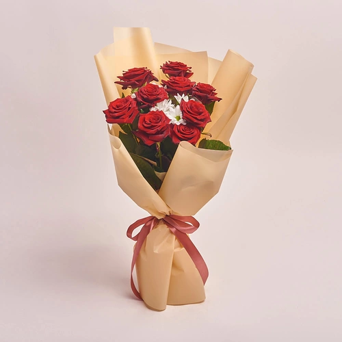 Product image Bouquet of 9 Red Roses and Chrysanthemum , packaging: Peach, vendor code: 2379