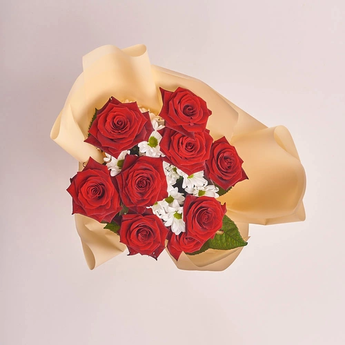 Product image Bouquet of 9 Red Roses and Chrysanthemum , packaging: Peach, vendor code: 2379
