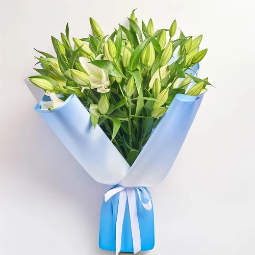 Product image Bouquet of 11 White Lilies, packaging: Gradiens blue, SKU: 2091