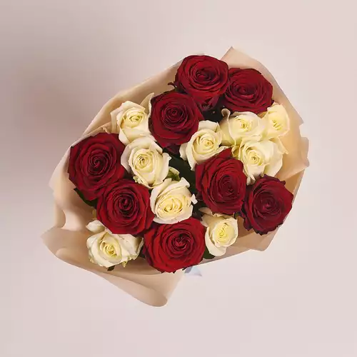Product image Bouquet 17 Mixed Red and White Roses , packaging: Peach, vendor code: 2375