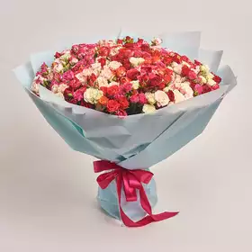 Bouquet of 101 Roses spray mix