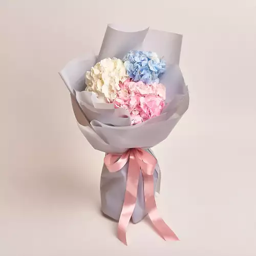 Product image Bouquet of 3 Hydrangeas Mix, packaging: Gray, vendor code: 2471