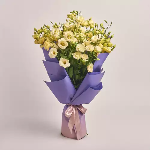 Product image Bouquet of 15 Cream Eustomas, packaging: Gradiens violet, vendor code: 2556