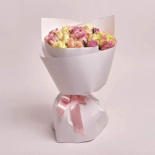 Product image Bouquet of 25 Roses mix Athena and Memory, packaging: White, vendor code: 2622