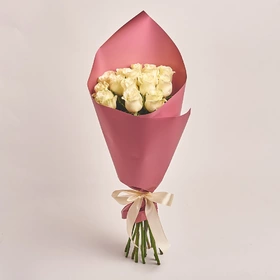 Bouquet of 15 Roses Mondial 80 cm.