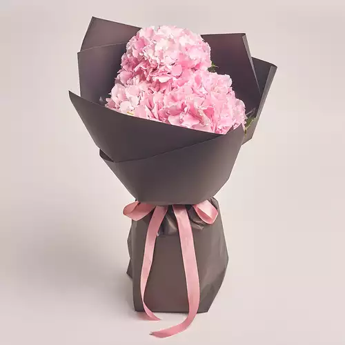 Product image Bouquet of 3 Pink Hydrangeas, packaging: 
Graphite, vendor code: 2742