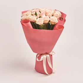 Bouquet of 25 Cream roses
