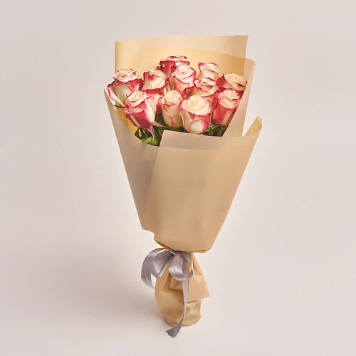 Product image Bouquet of 11 White-pink roses, packaging: Peach, vendor code: 2981