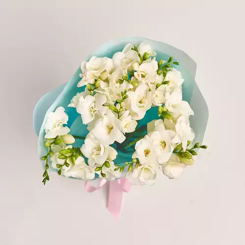 Product image Bouquet of 15 White Freesias, packaging: Blue, vendor code: 3019