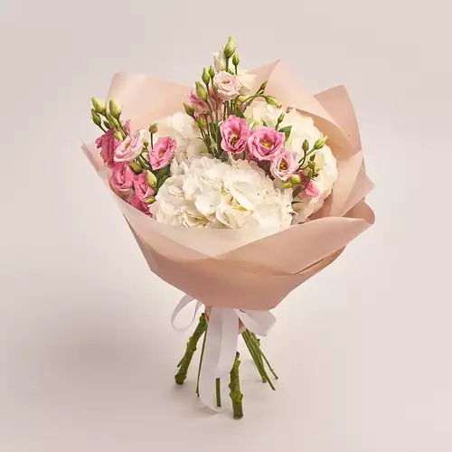 Product image Bouquet 3 White Hydrangeas and Eustoma, packaging: Powder, vendor code: 3027