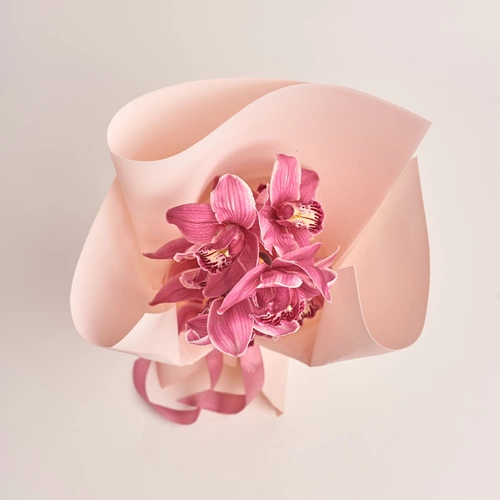 Product image Bouquet of 1 Pink Cymbidium, packaging: Kafin rose, vendor code: 3087