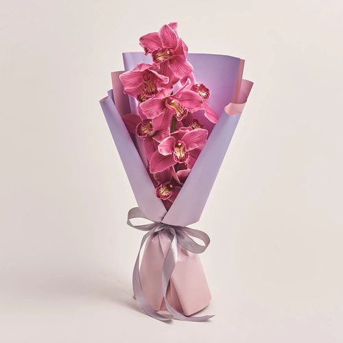 Product image Bouquet of 1 Pink Cymbidium, packaging: Gradiens violet, vendor code: 3087