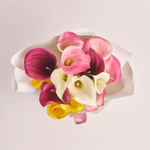 Изображение товара Букет 15 Калл микс, упаковка: Белая, артикул: 3167