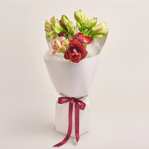 Product image Bouquet of 7 Amaryllises Мix, packaging: White, vendor code: 3273