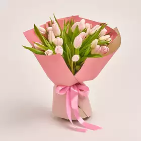 Букет 25 Світло-Рожевих тюльпанів