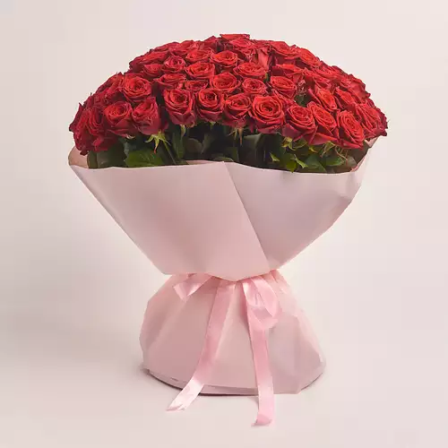 Зображення товару Букет 101 Червона троянда Ред Наомі, пакування: Композит світло-рожевий, артикул: 3328