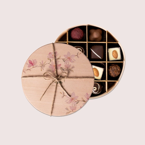 Product image A set of candies in a wooden box DICENTRA, vendor code: 3396