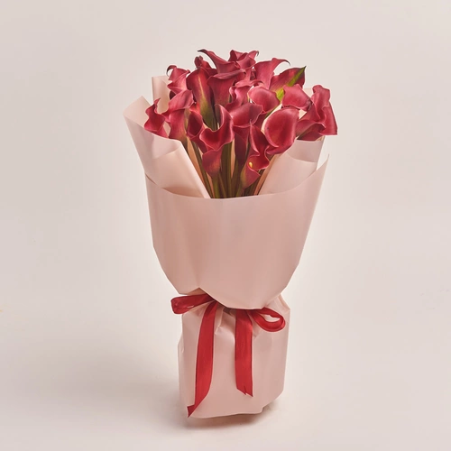 Product image Bouquet of 25 Red Callas, packaging: Powder, vendor code: 3463