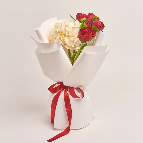 Product image Bouquet of 5 Red Peonies and Hydrangea, packaging: White, vendor code: 3480