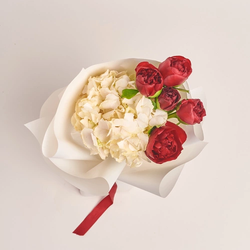 Product image Bouquet of 5 Red Peonies and Hydrangea, packaging: White, vendor code: 3480