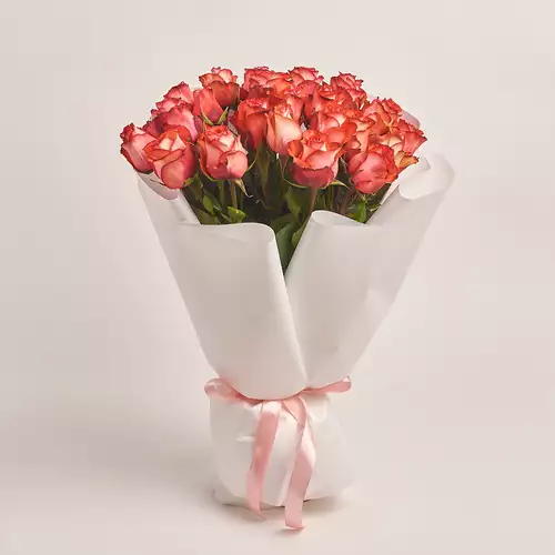 Product image Bouquet of 25 Iguana Roses, packaging: White, vendor code: 3488