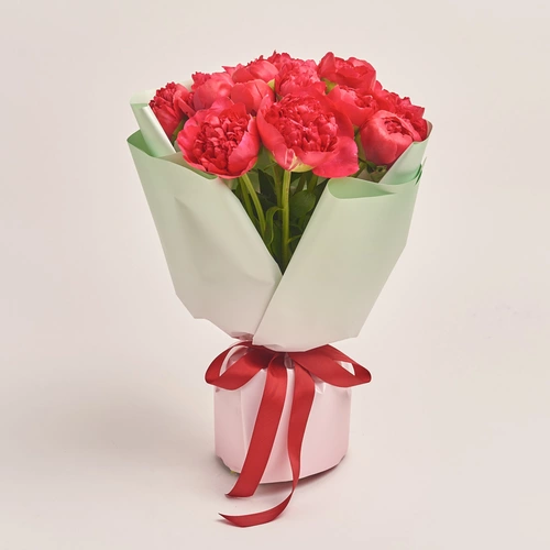 Product image Bouquet of 15 Crimson Peonies, packaging: Gradiens tiffany, vendor code: 3495