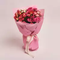 Bouquet of 7 Roses spray mix