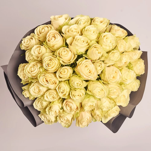 Изображение товара Букет 51 Роза Альбатрос, упаковка: Графитовая, артикул: 3572