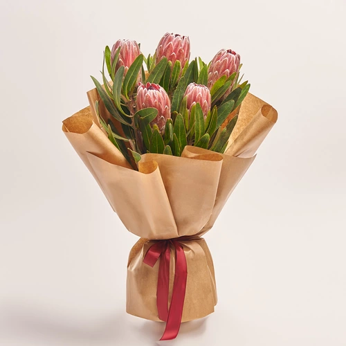 Product image Bouquet of 5 Proteas, packaging: Craft, vendor code: 3601