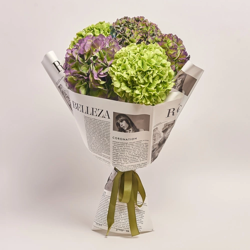 Product image Bouquet of 5 Hydrangeas Garden, packaging: Newspaper, vendor code: 3619