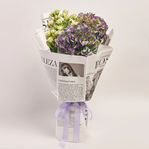 Product image Bouquet Duo with Hydrangeas and Spray roses, packaging: Newspaper, vendor code: 3628