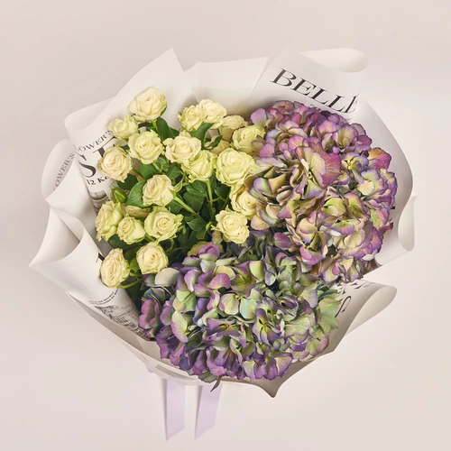 Product image Bouquet Duo with Hydrangeas and Spray roses, packaging: Newspaper, vendor code: 3628