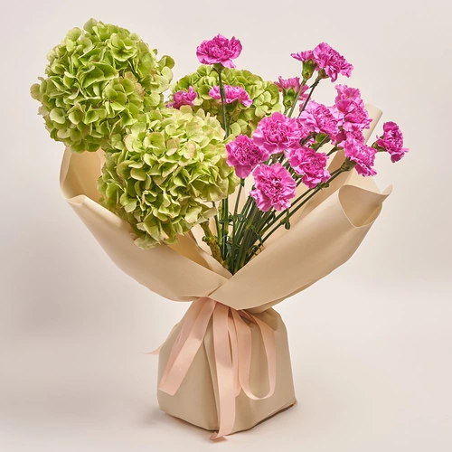 Product image Bouquet Duo with Hydrangeas and Carnations, packaging: Kafin cream, vendor code: 3633