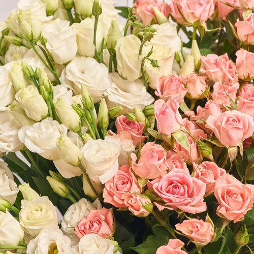 Product image Bouquet Duo with Eustomas and Spray Roses, packaging: Kafin rose, vendor code: 3634