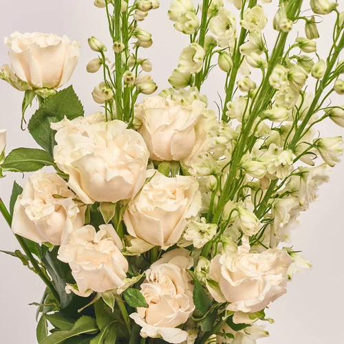 Product image Bouquet Duo with Roses and Delphiniums, packaging: Cream, vendor code: 3637