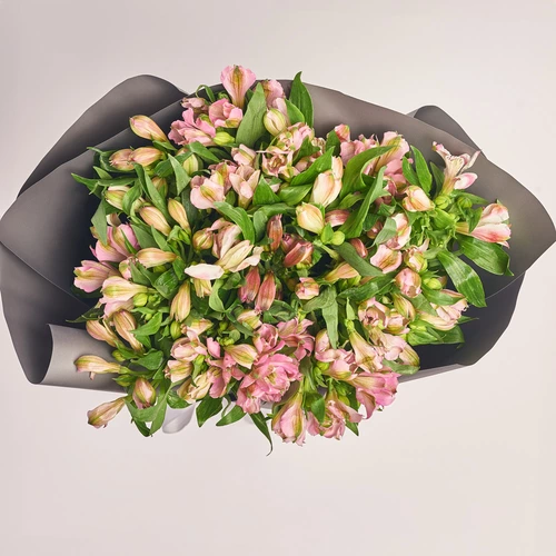 Product image Bouquet of 25 pink Alstroemerias, packaging: 
Graphite, vendor code: 3659