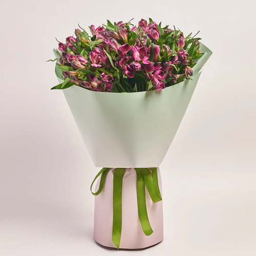 Product image Bouquet of 25 purple Alstroemerias, packaging: Gradiens tiffany, vendor code: 3664