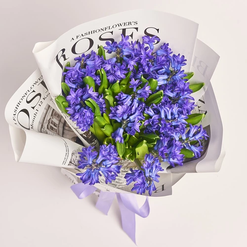 Зображення товару Букет 15 фіолетових Гіацинтів, пакування: Газета, артикул: 3685