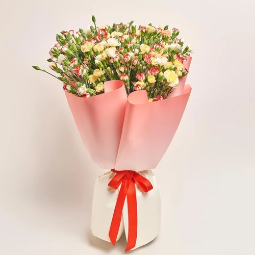 Product image Bouquet 51 Bright Spray Carnation Mix, packaging: Gradiens pink, vendor code: 3711