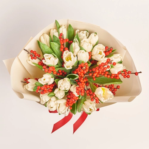 Product image Bouquet Duo white Tulips and Ilex, packaging: Kafin cream, vendor code: 3712