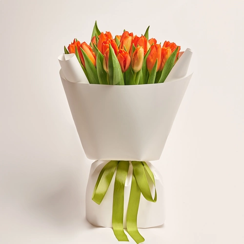 Product image Bouquet of 25 orange Tulips Classic, packaging: White, vendor code: 3738