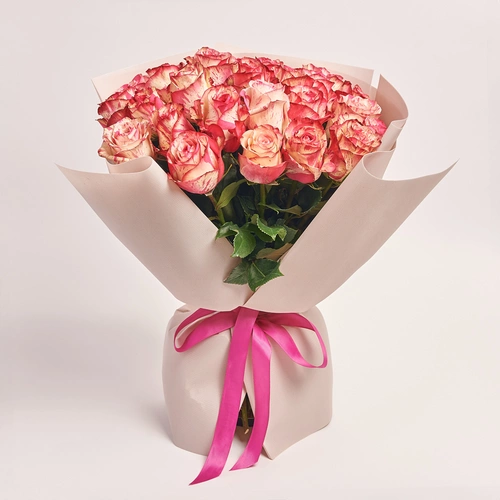 Product image Bouquet of 25 Parrot Roses, packaging: Kafin cream, vendor code: 3763