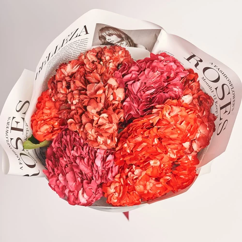 Product image Bouquet of 7 Red Hydrangeas Mix, packaging: Newspaper, vendor code: 3769