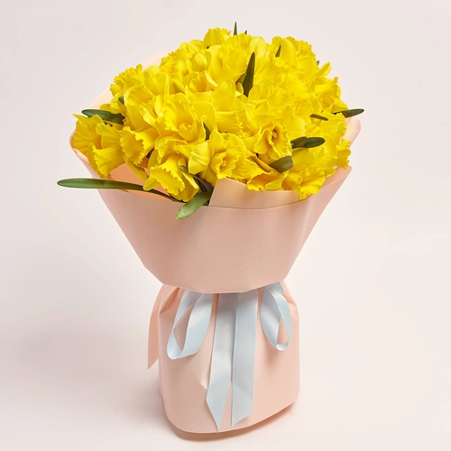 Product image Bouquet 51 Yellow Narcissus, packaging: Gradiens pink, vendor code: 3775