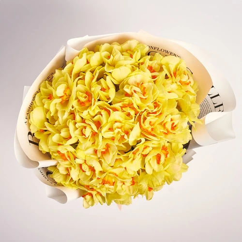 Product image Bouquet 51 Narcissus Tahiti, packaging: Newspaper, vendor code: 3780