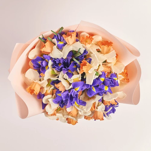 Product image Bouquet 51 White Narcissus and Iris Mix, packaging: Kafin rose, vendor code: 3781