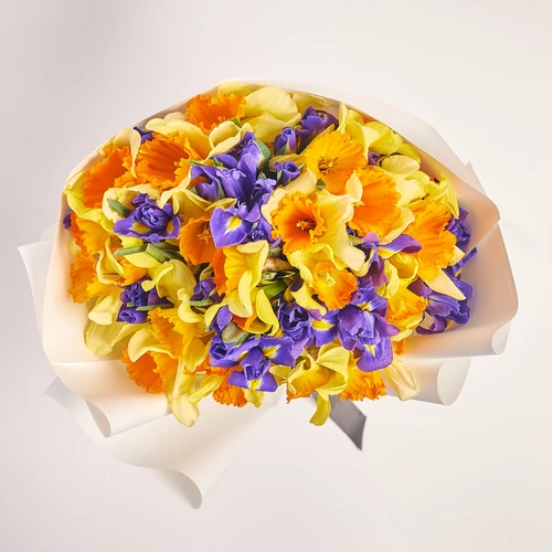 Product image Bouquet 51 Yellow Narcissus and Iris Mix, packaging: White, vendor code: 3782