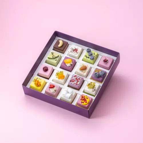 Product image Moments set — 16 mini desserts, 700g, vendor code: 3928